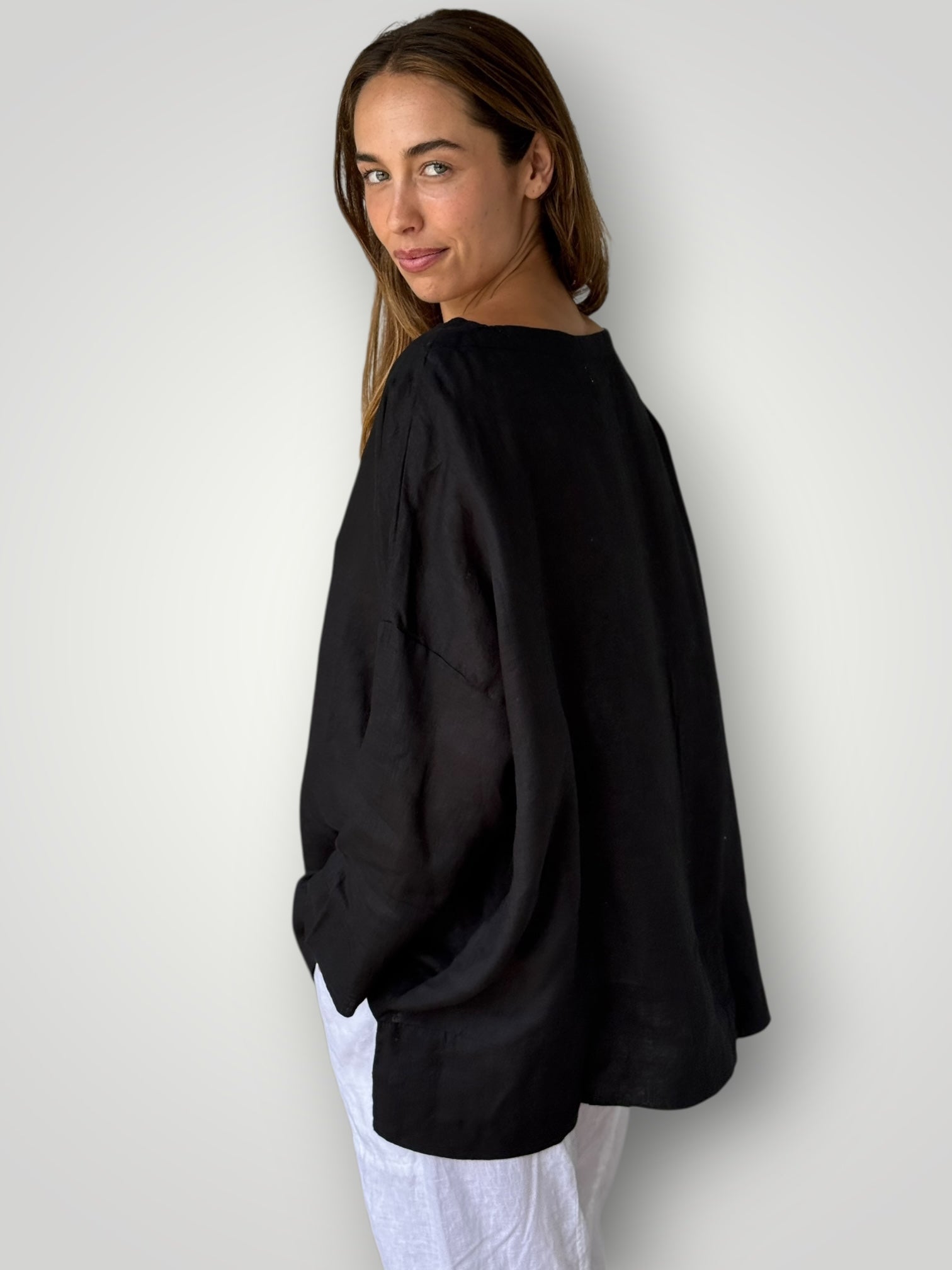 avril top - black linen Apparel