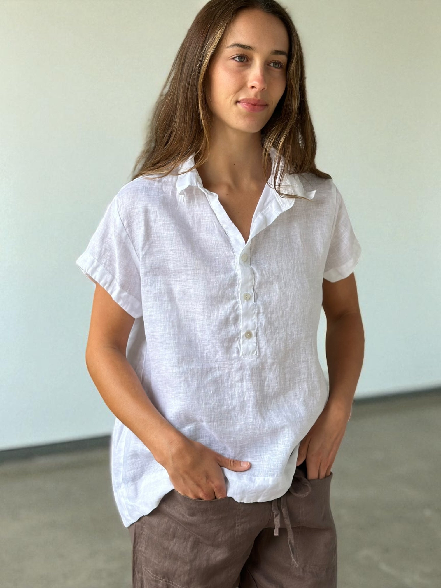 celia top -white linen Apparel