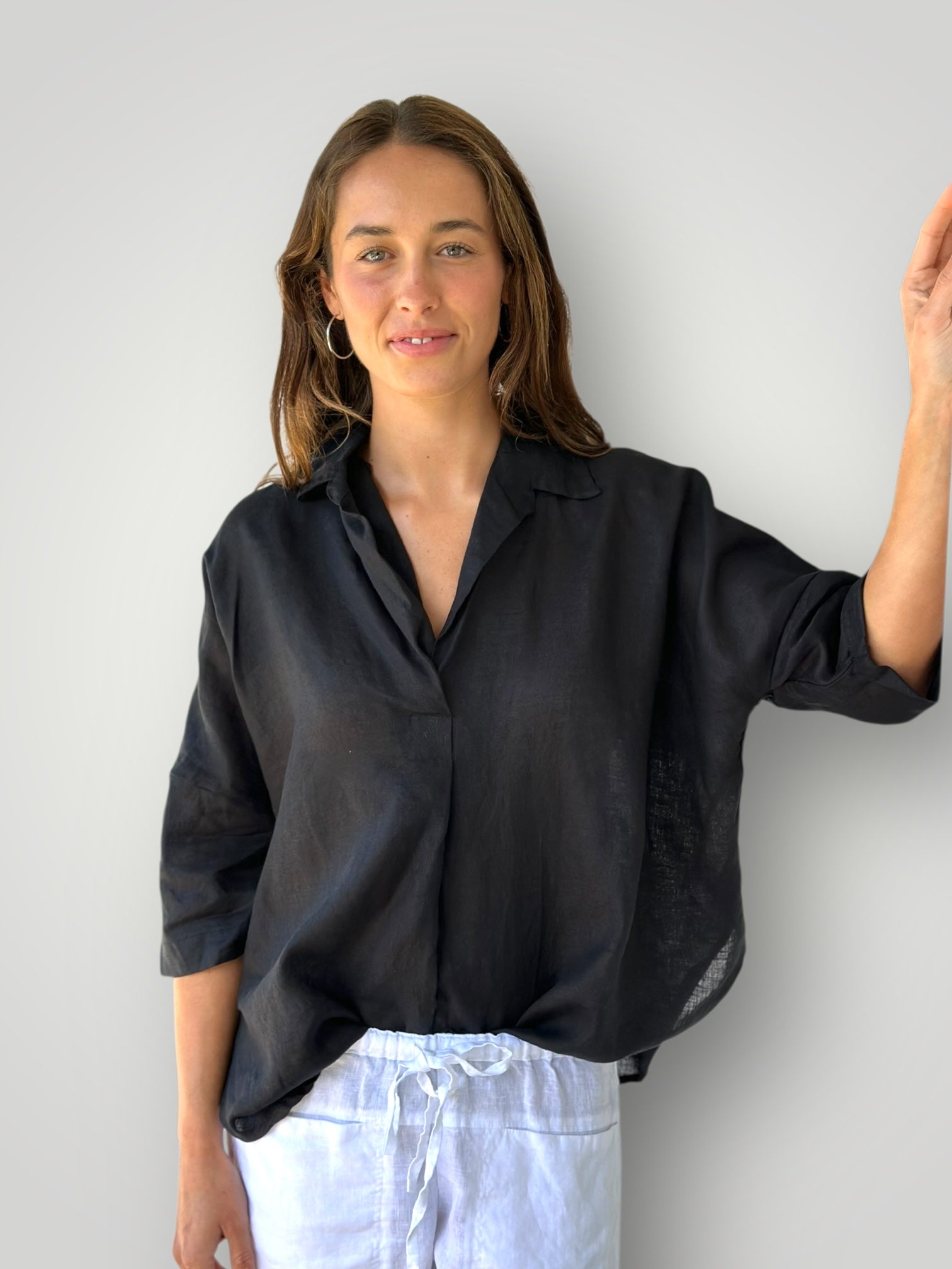 riley top - black linen Apparel