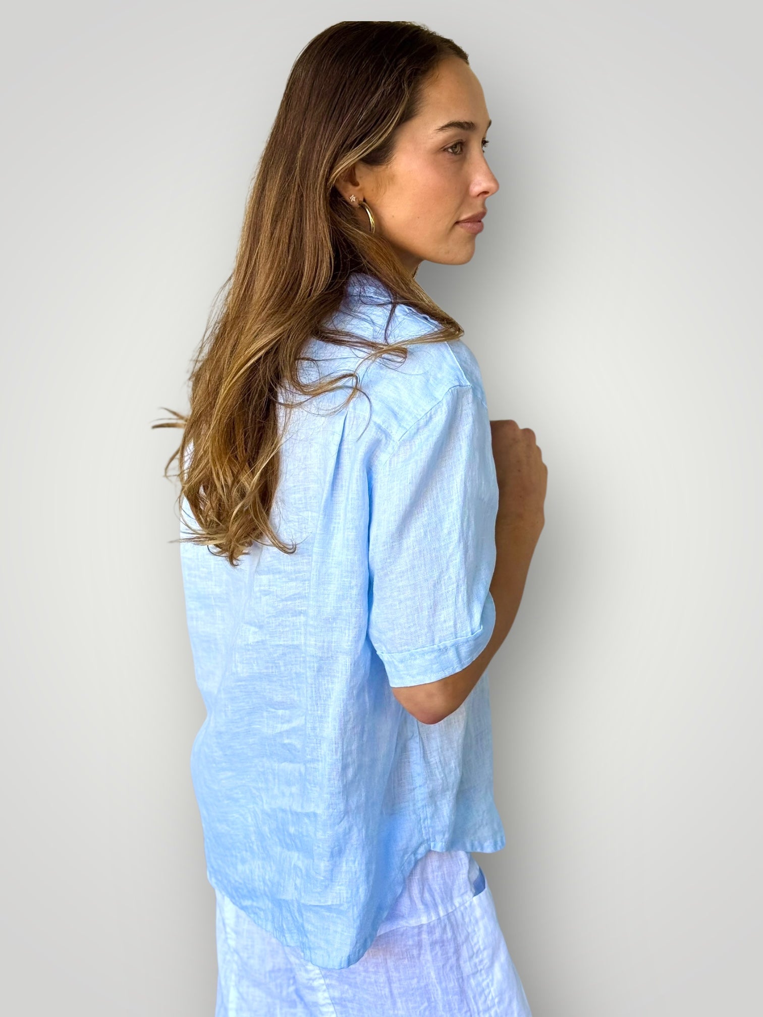 erin shirt-soft blue linen Apparel