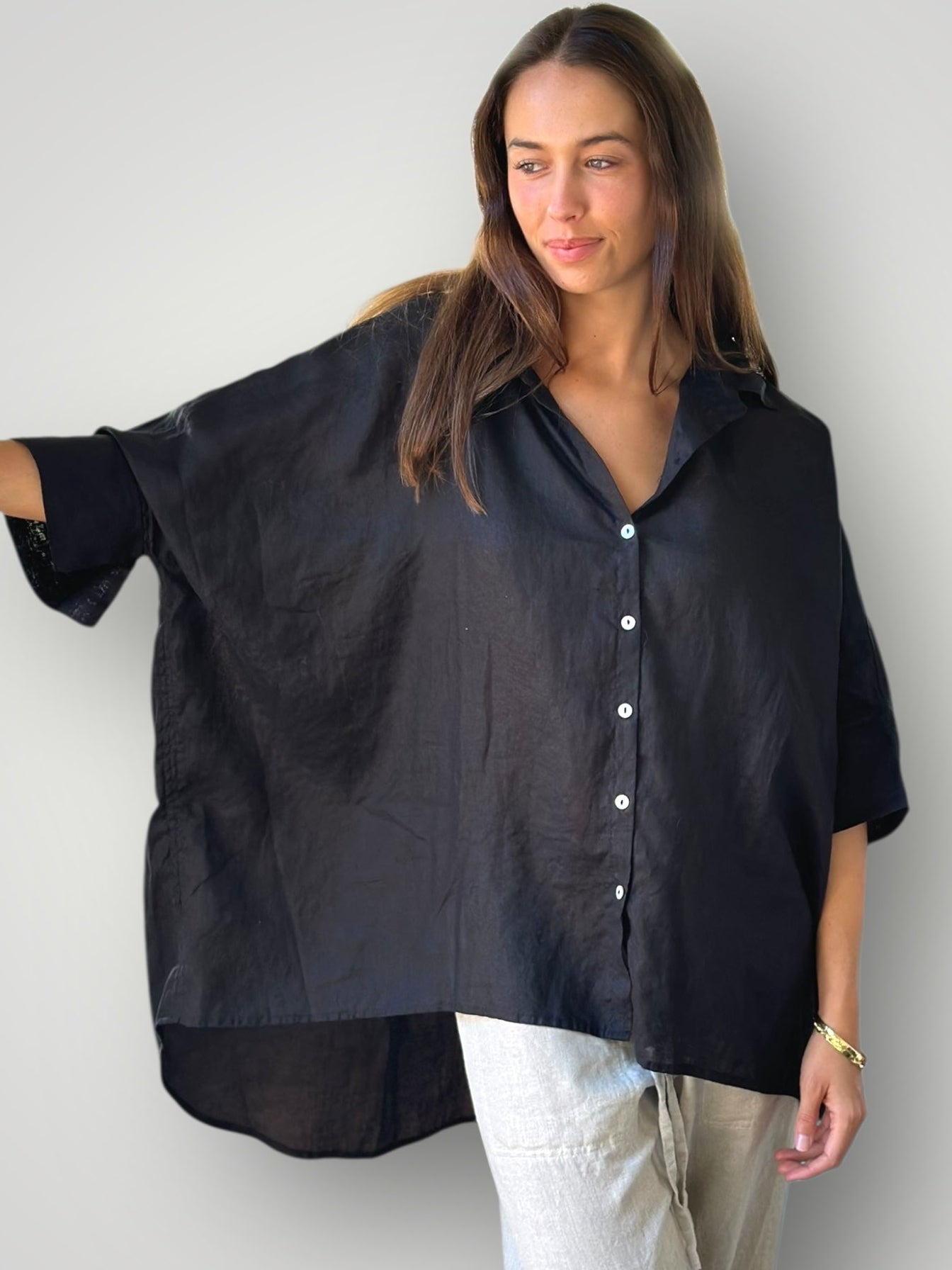 issey shirt-black linen Apparel