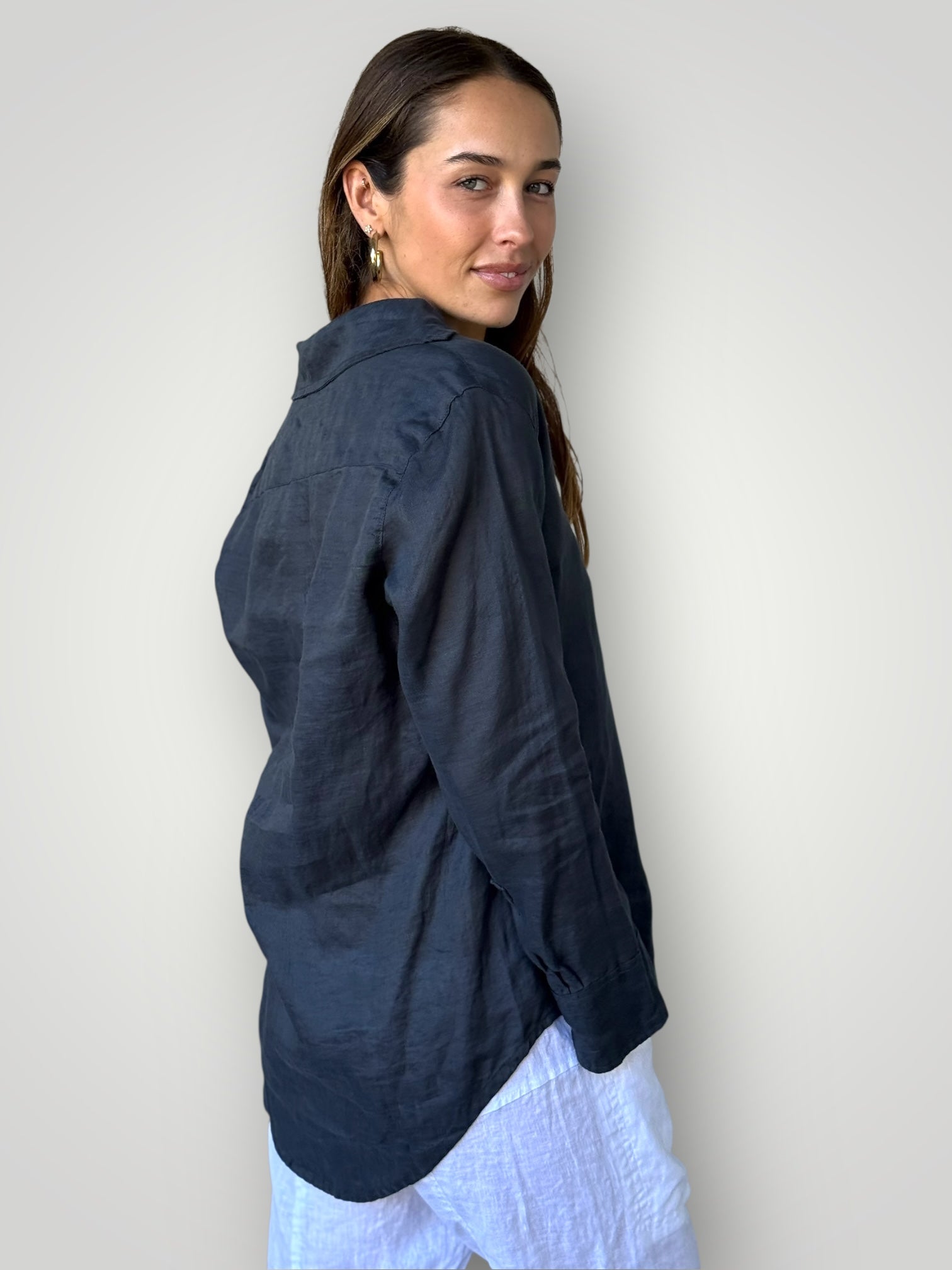 erika shirt-charcoal linen Apparel