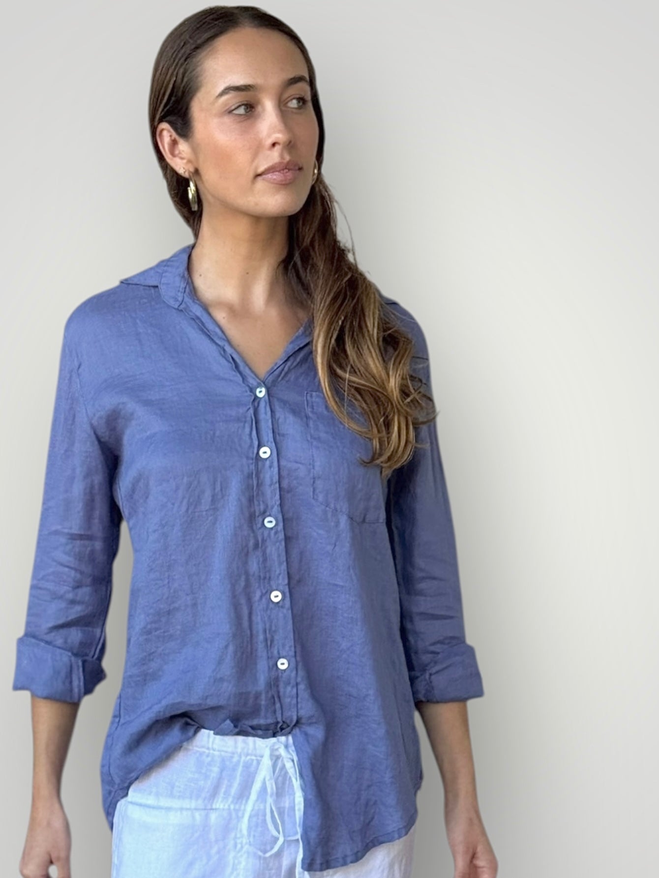 erika shirt-cornflower linen Apparel