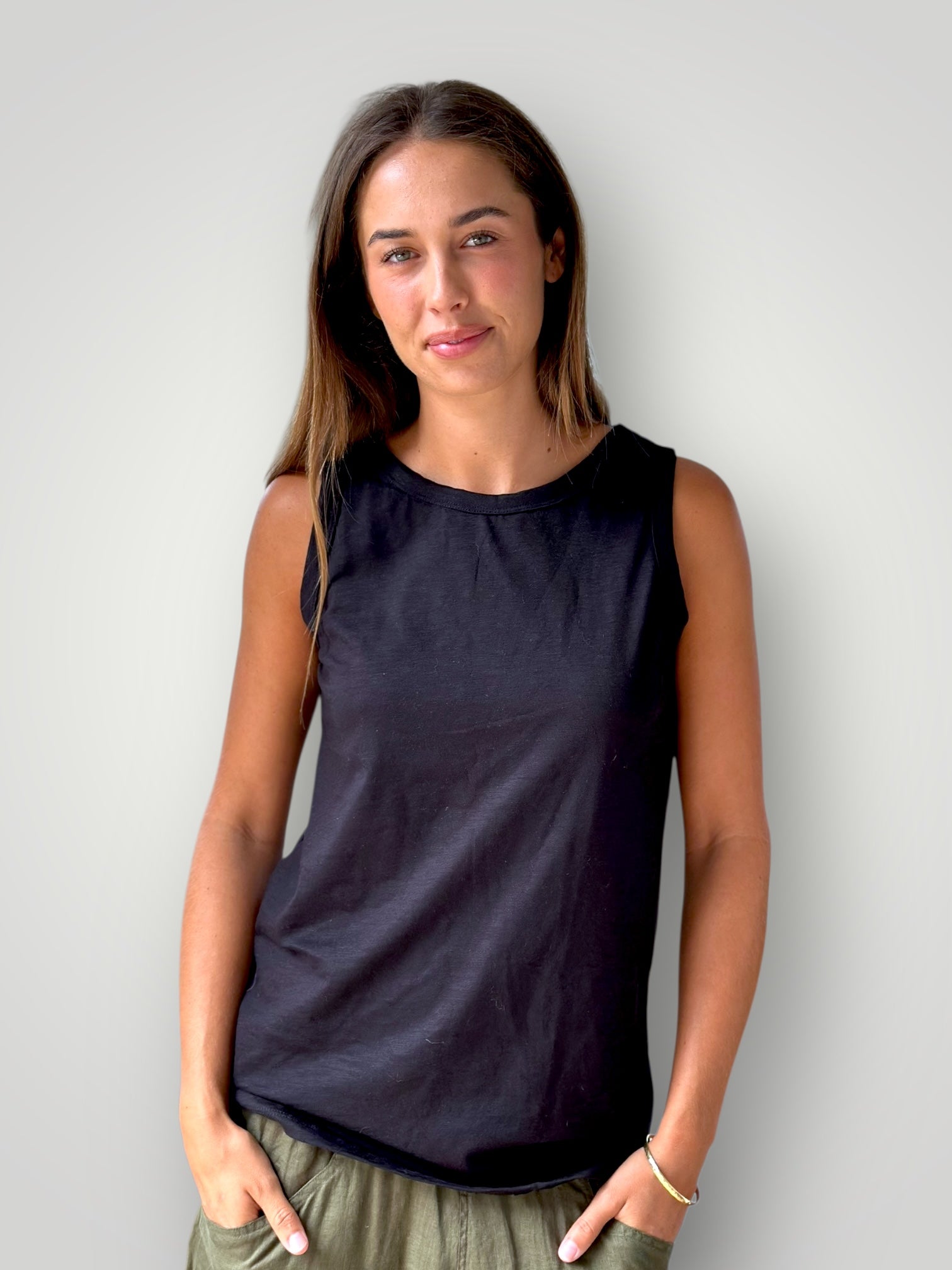 vera tank - black cotton Apparel