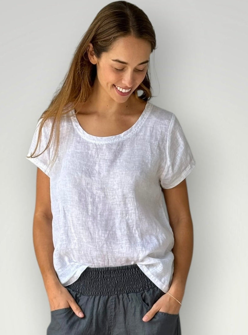 ellie round neck-white linen Apparel