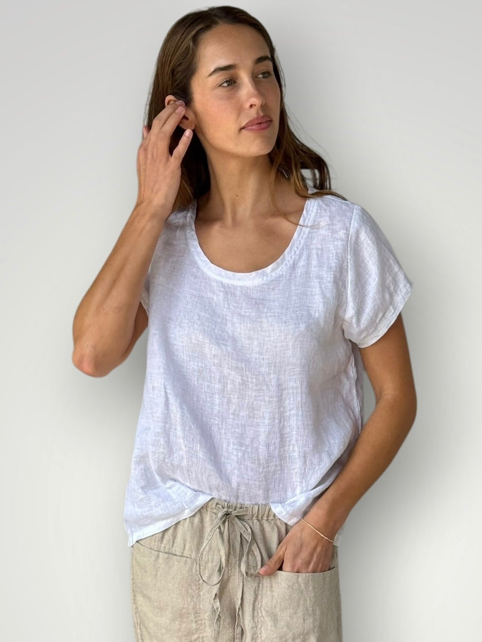 ellie round neck-white linen Apparel