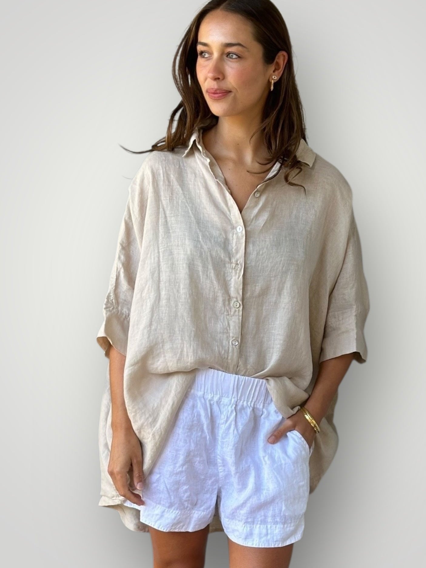 abbey short - white linen Apparel