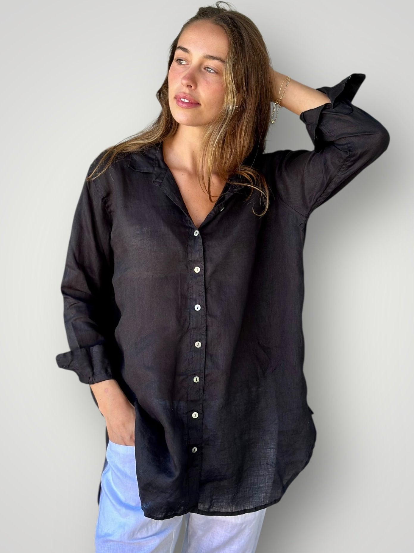 skyla shirt - black linen Apparel