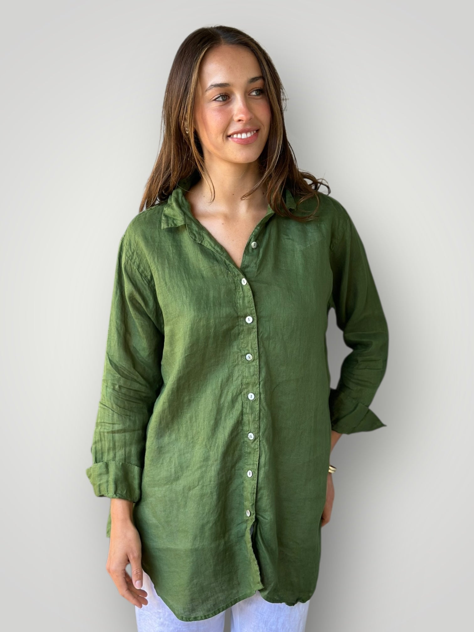 skyla shirt - moss linen Apparel