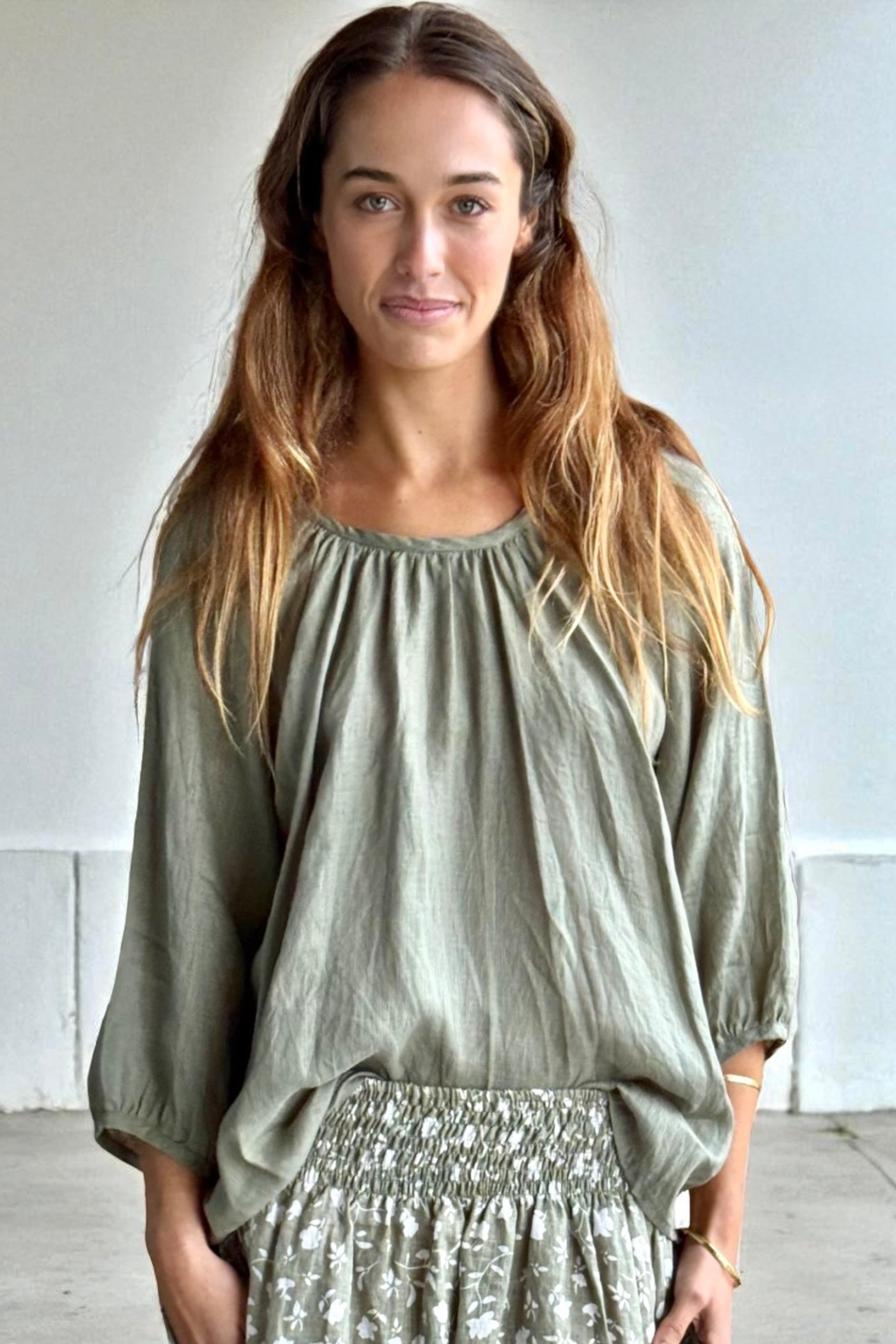 louisa top-sage linen Apparel
