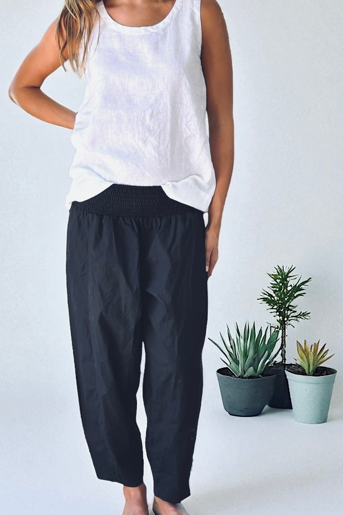 frankie pants - black linen Apparel
