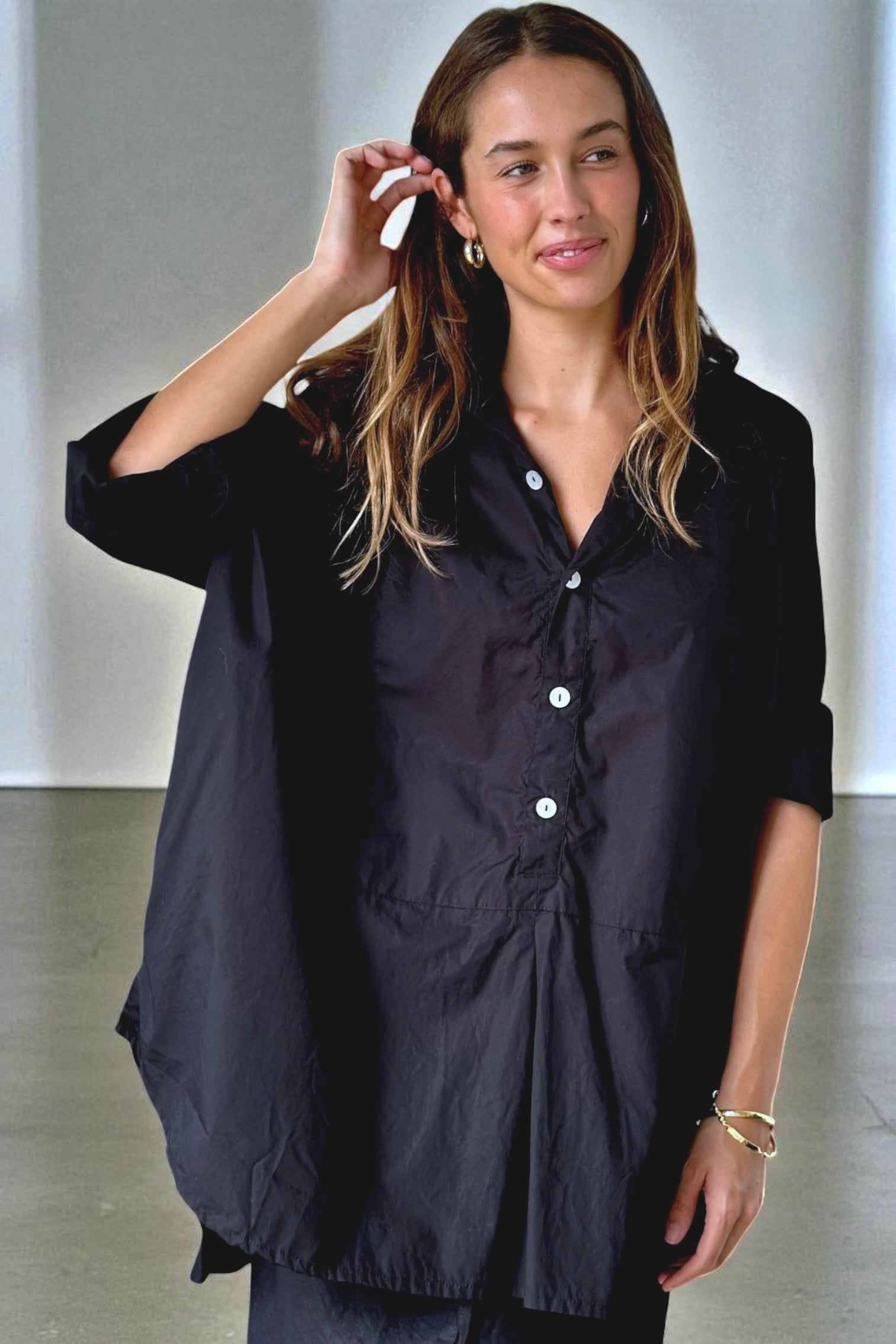 megan shirt-black cotton Apparel