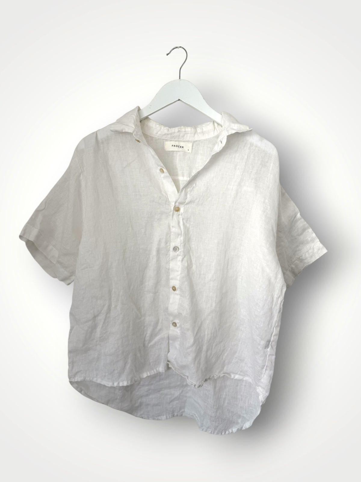 august shirt-white linen Apparel